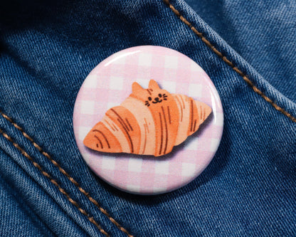 Cinnamon Roll Cat Pin - 9 to Collect