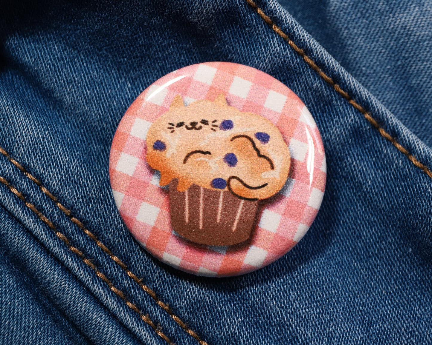 Cinnamon Roll Cat Pin - 9 to Collect